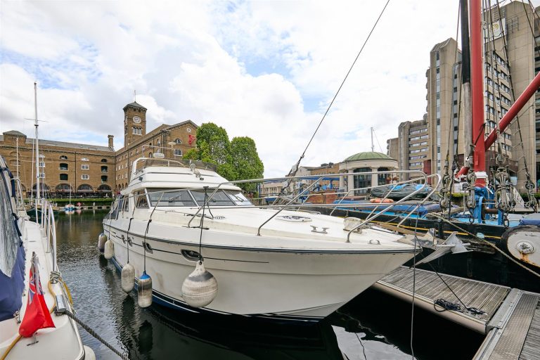 St. Katharine Docks, Wapping, E1W