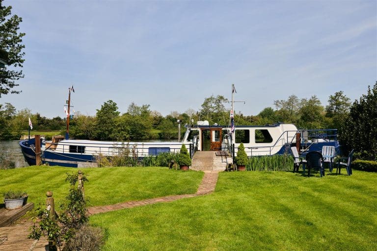 Spade Oak Reach, Cookham, Maidenhead