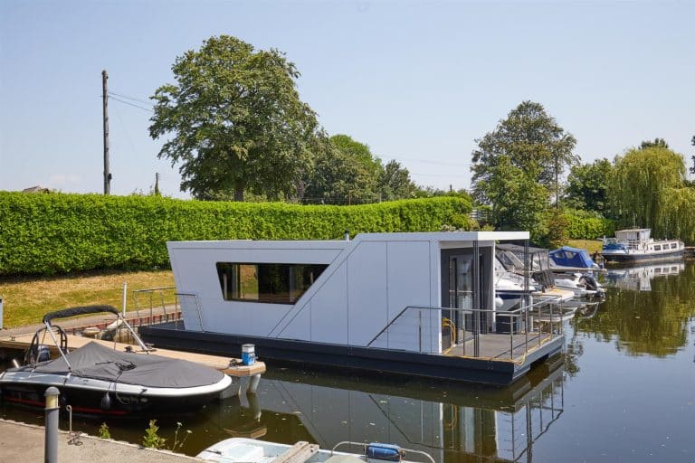 Bates Wharf, Chertsey, KT16